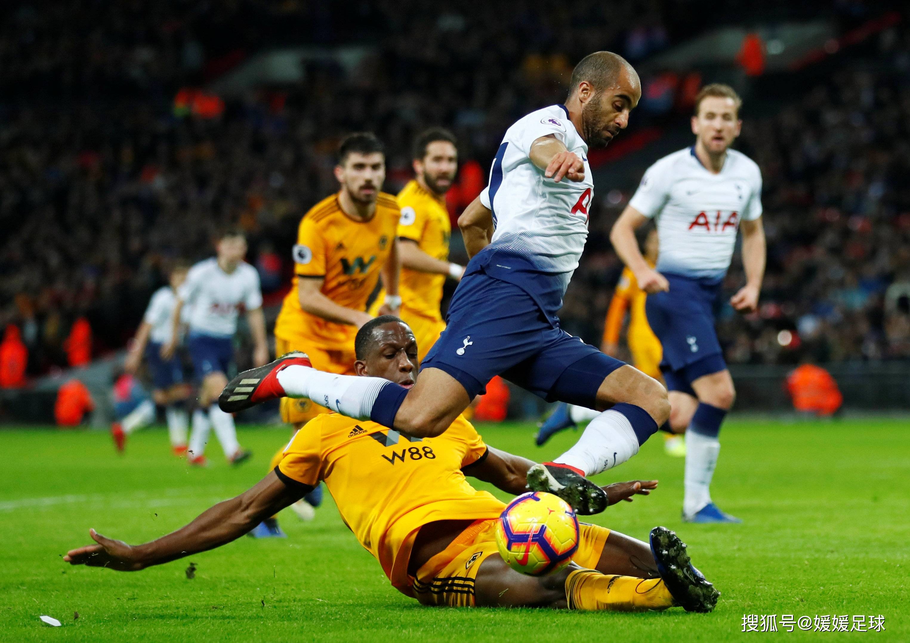 半岛体育官网登录-关于顶级足球对决，赛场热血激情的信息