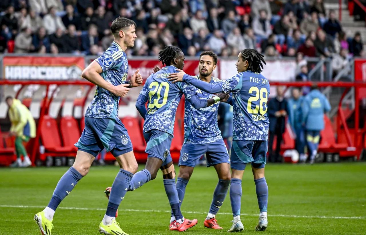 半岛体育app官方下载-阿贾克斯埃因霍恩对决荷甲冠军