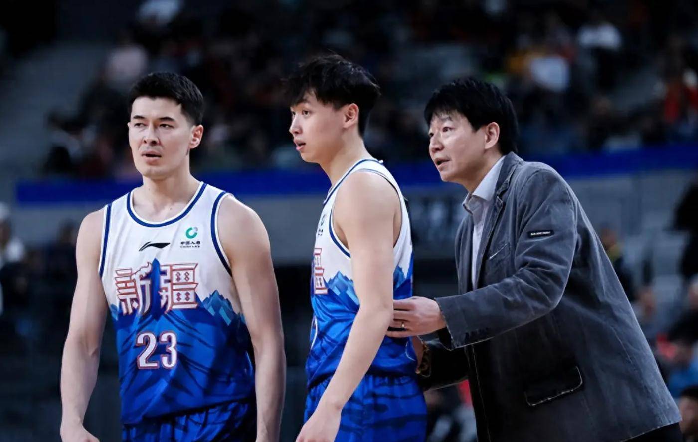 半岛app官网-外援表现异军突起冠军之路蕴含变数