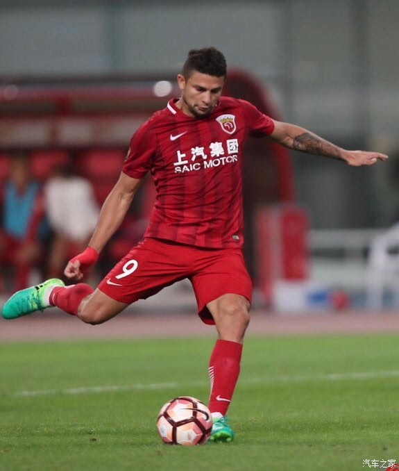 半岛体育电脑版下载-上海上港客场战胜贵州恒丰，取得宝贵三分