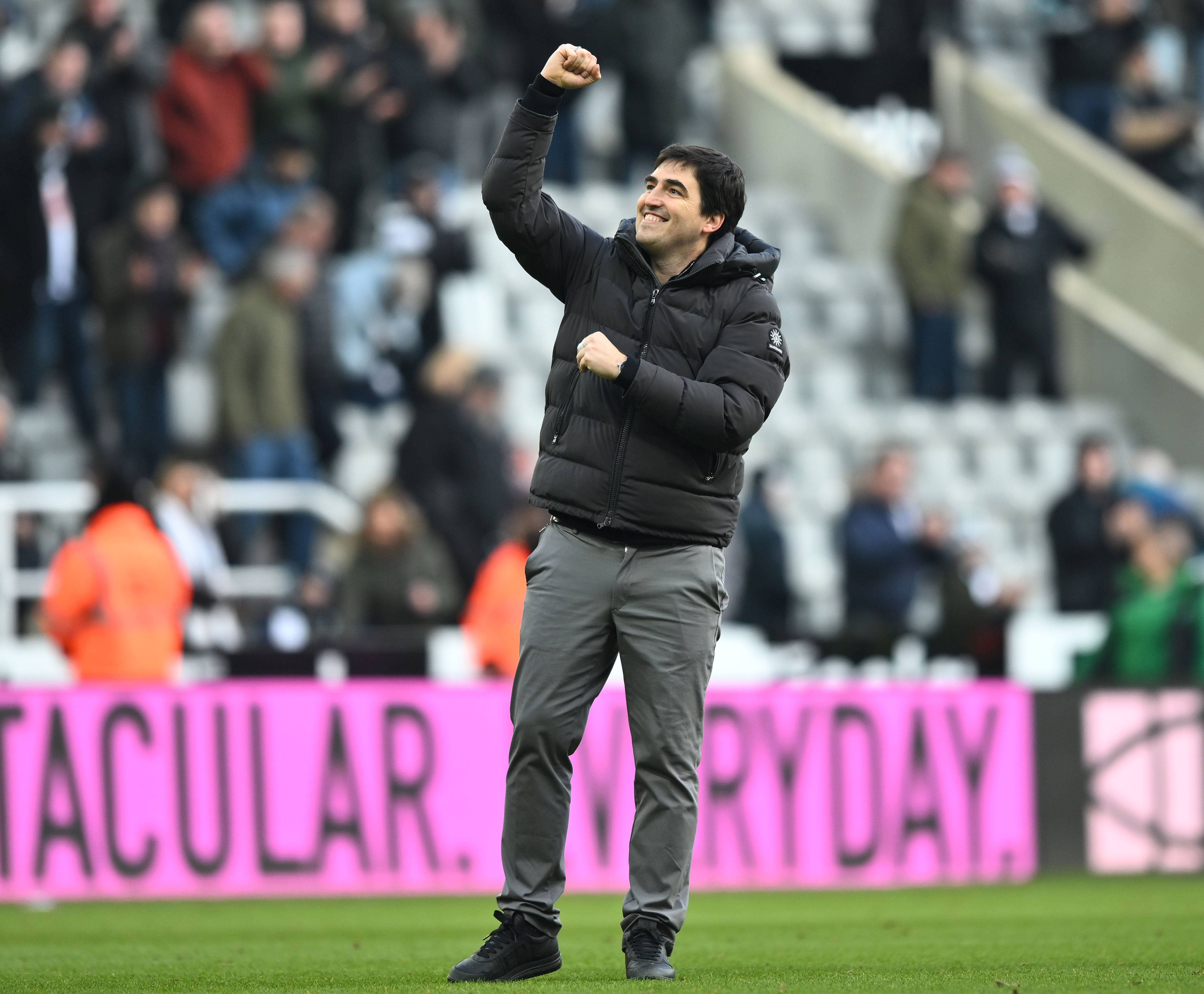 半岛体育入口官网-伯恩茅斯击败对手，全队配合默契为胜利助力的简单介绍