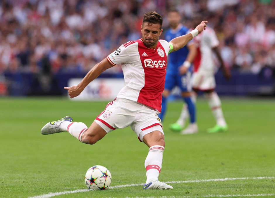 半岛体育官网入口-阿贾克斯再曝冷门！罗马遭遇绝杀