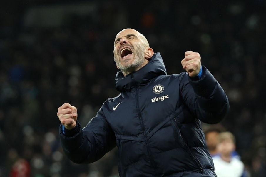 半岛体育app官网-包含切尔西主场赢球为追赶领头羊不懈努力的词条