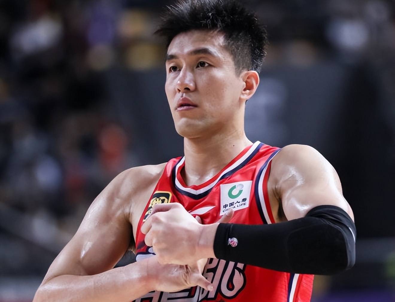 半岛体育官网登录-东北虎广厦主场对抗广州恒大，强敌对抗